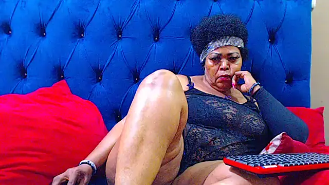 ebonycandy10's Live XXX Chat