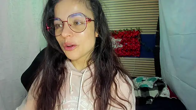 rosse_2504's Live XXX Chat