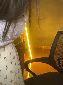 Nhinhi18 Show Webcam