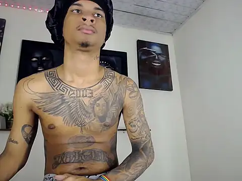 Tatoo_Noah: онлайн-секс-чат