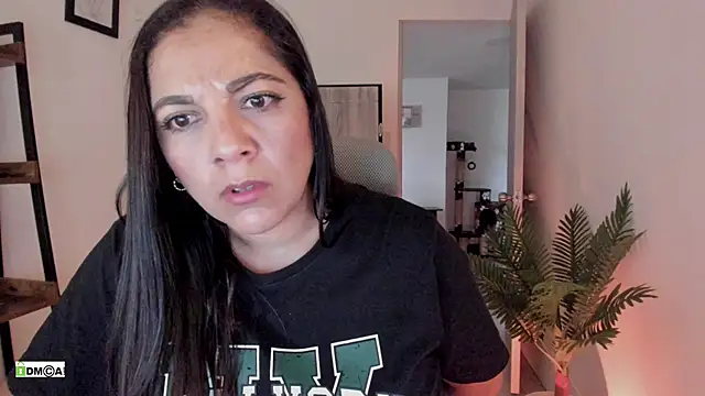 urcute_kitten's Live XXX Chat