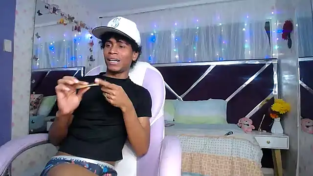 Santy_bigcock_01 – webcam-show