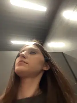 AnitaFly Adlı Modelin Canlı XXX Sohbeti