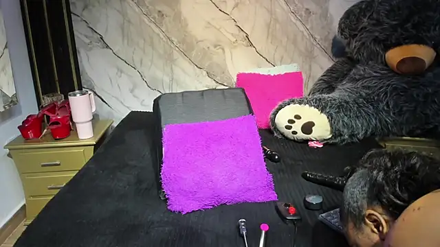 Niyirey1: απευθείας συνομιλία ΧΧΧ