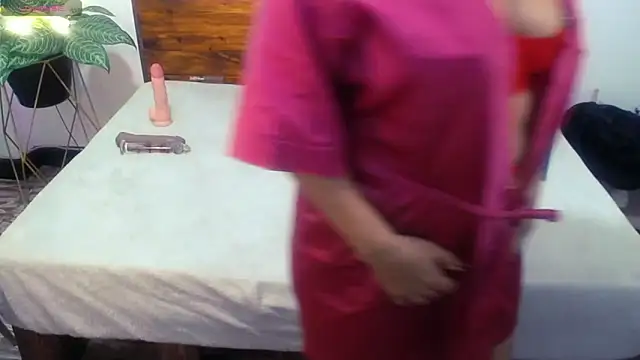 دردشة Yeseniaa25_ الجنسية المباشرة