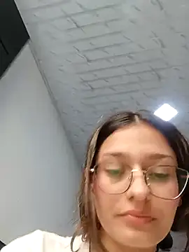 Ary-18 Chat XXX in diretta