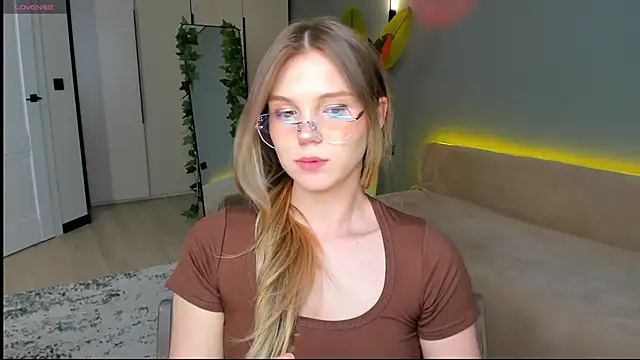 linakorvin: онлайн-секс-чат