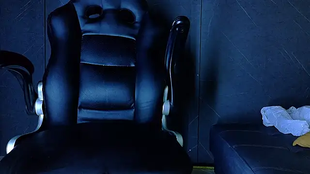 Show modela ALANNFERRER na web-kameri