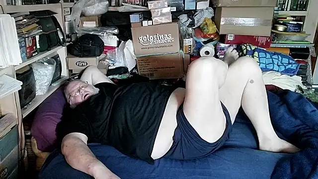 hadeszeuss2's Live XXX Chat