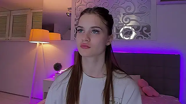 LuisaClover's Live XXX Chat