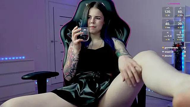 دردشة QueenAliceX الجنسية المباشرة