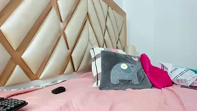 briana_wonder69xxx webkamerás műsora