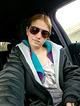 Mercedeswoman8's Live XXX Chat