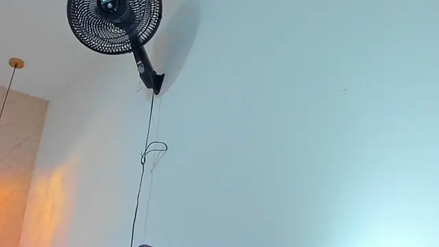 Chatroom XXX en direct de Miia03