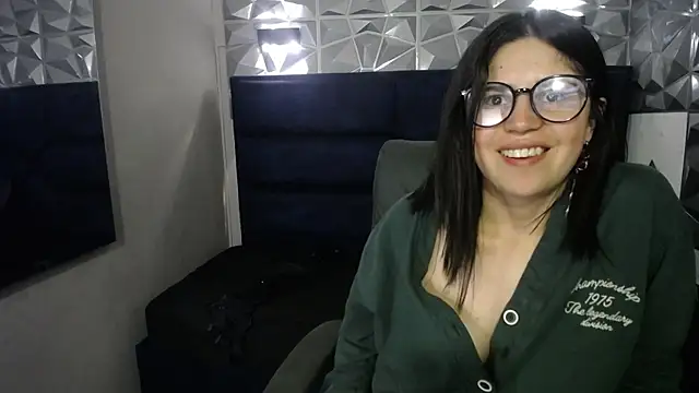 Cata_black Adlı Modelin Canlı XXX Sohbeti