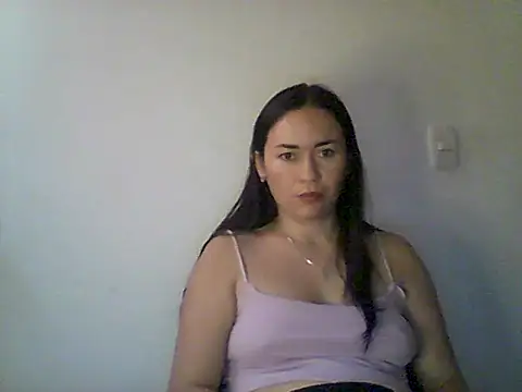 Erin_oficial Adlı Modelin Canlı XXX Sohbeti
