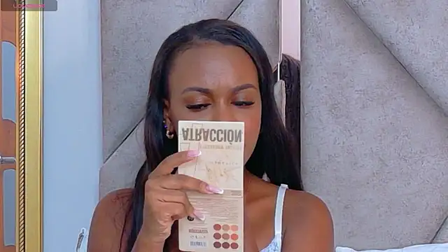 Chatroom XXX en direct de Sally-Noa