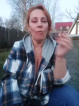 GingerFoxyn Live XXX chat