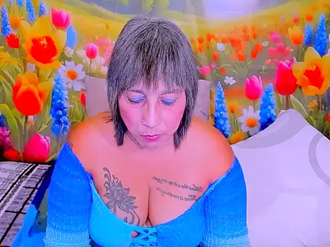 indianroxy Adlı Modelin Canlı XXX Sohbeti