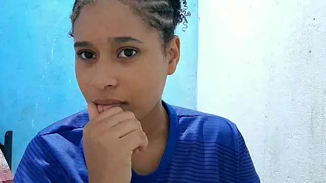 XXX chat uživo modela MadelynStamant