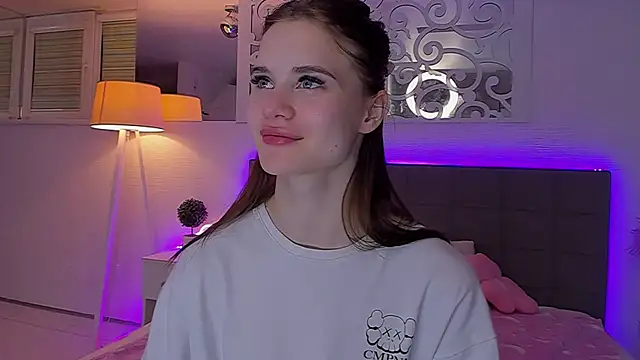 LuisaClover Chat XXX live