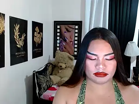 Webkamerová show TSbrianaHugeCock