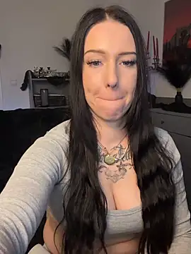 Trixie-Tainted Webcam-Show