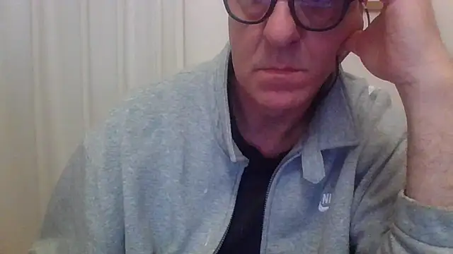 ANONIMO7735 Show in webcam