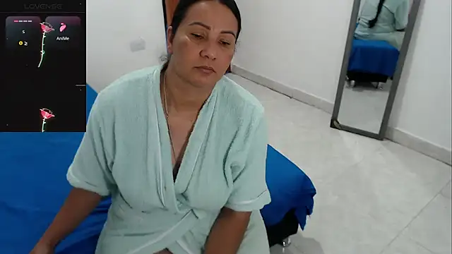 Онлайн чат XXX LAURA_Foxht