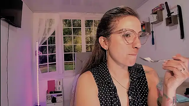 دردشة vanessabrown_ الجنسية المباشرة