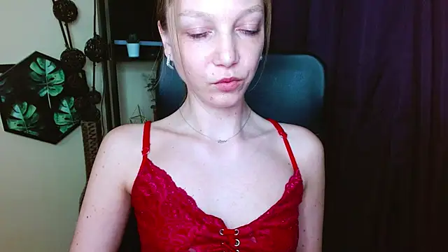 EmillyPlay লাইভ XXX চ্যাট