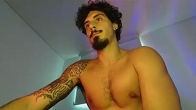 milkoffe 现场XXX聊天