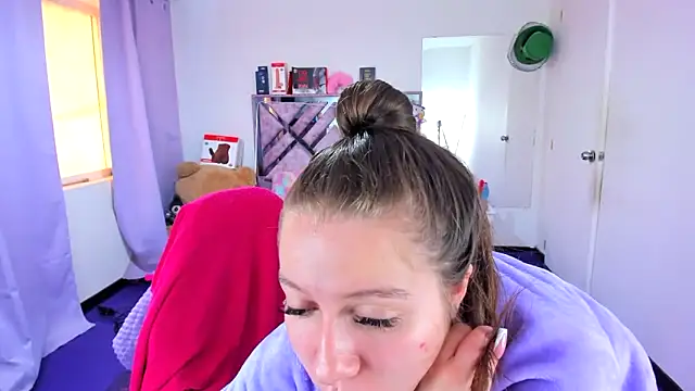 XXX chat uživo modela Luna_Analya