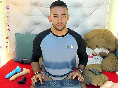 XXX chat uživo modela MaicolParker_