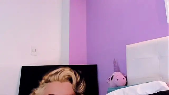 Chat XXX ao vivo de Charlotte11-11