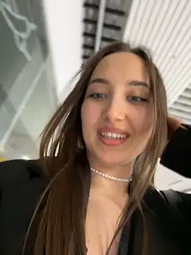 ICrazyOneIRL 即時 XXX 聊天