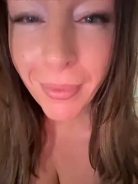 Chat +18 de ChristinaSiemone ao vivo