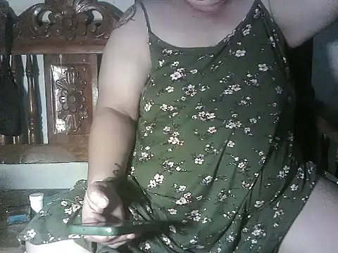 Chat +18 de bigmommaxxx81 ao vivo