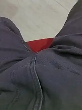 SuranSexy33 网络视讯表演