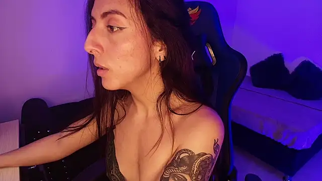 Chat XXX en directo de Nicolwhitee