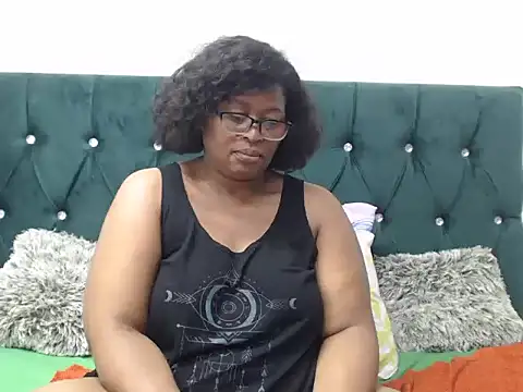 Curves2Devour's Webcam Show