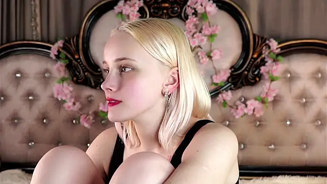 KirstinMcgeady Adlı Modelin Canlı XXX Sohbeti