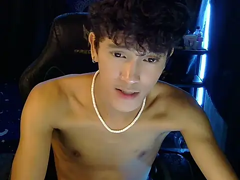 Show Webcam de hugekenbigcock