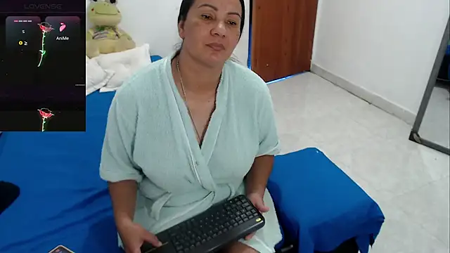 LAURA_Foxht Chat XXX in diretta