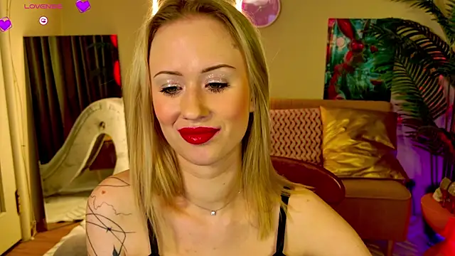 SashaBrooks Adlı Modelin Canlı XXX Sohbeti