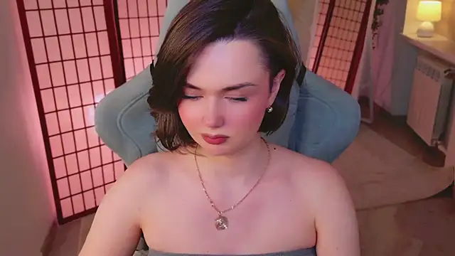 AvaFlower 即時 XXX 聊天