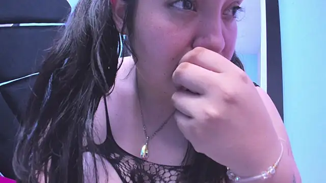 MiaRouss69のライブXXXチャット