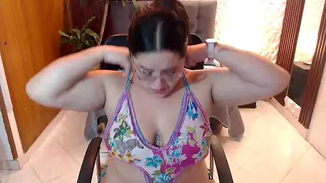 Sofiia_davis23のライブXXXチャット