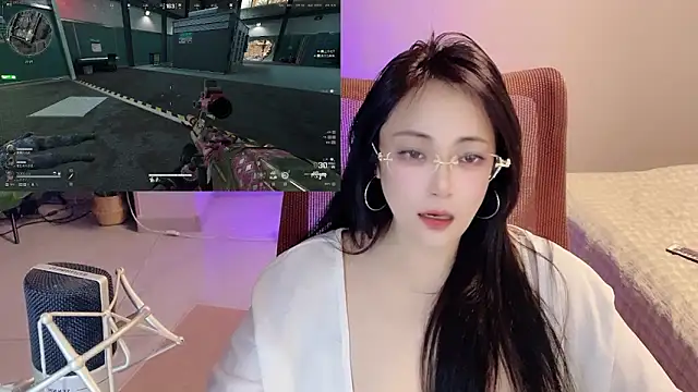 Daisy-77のライブXXXチャット