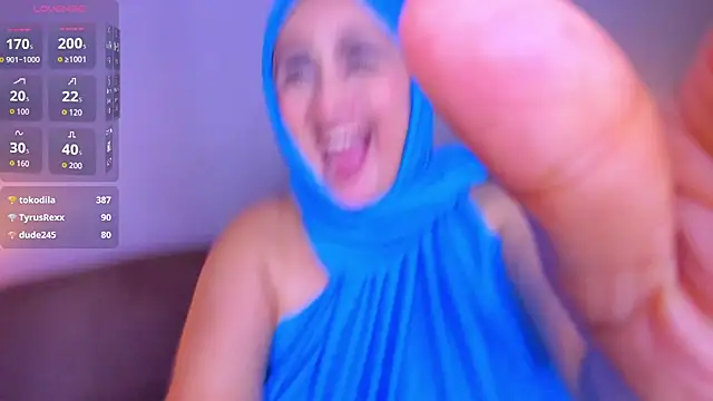 Онлайн чат XXX HijabiMilff